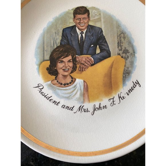 President and Mrs. John F. Kennedy 9.25" Collectible Plate, Gold Rimmed - Picture 2 of 6